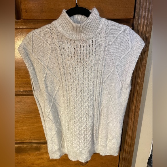 Sweater - Picture 2 of 4